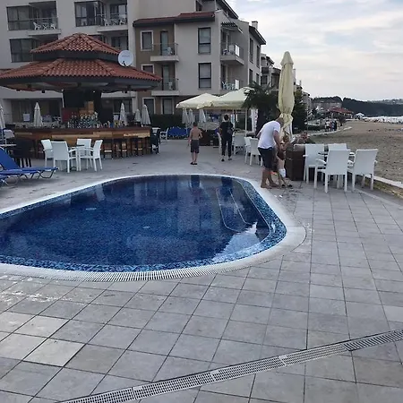 Апартамент In Beach Обзор
